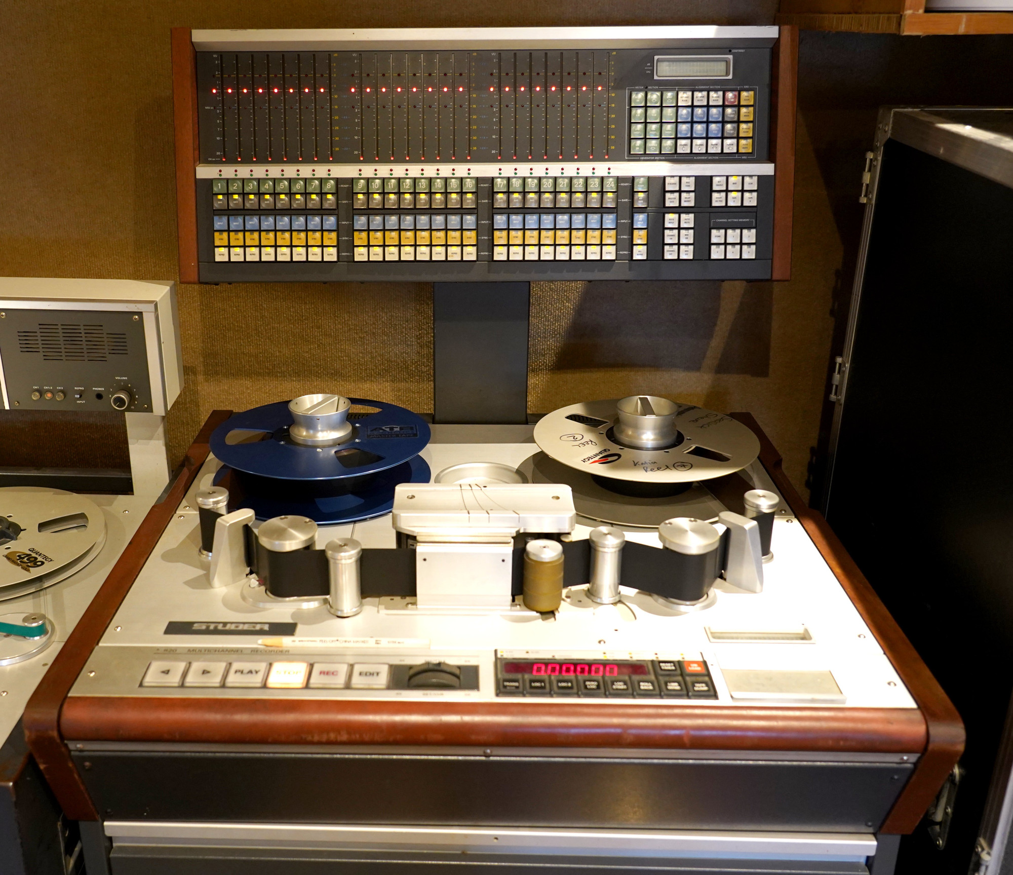 Active 2" tape machine in Studio 2 — CC BY 2.0 / Wikimedia Commons