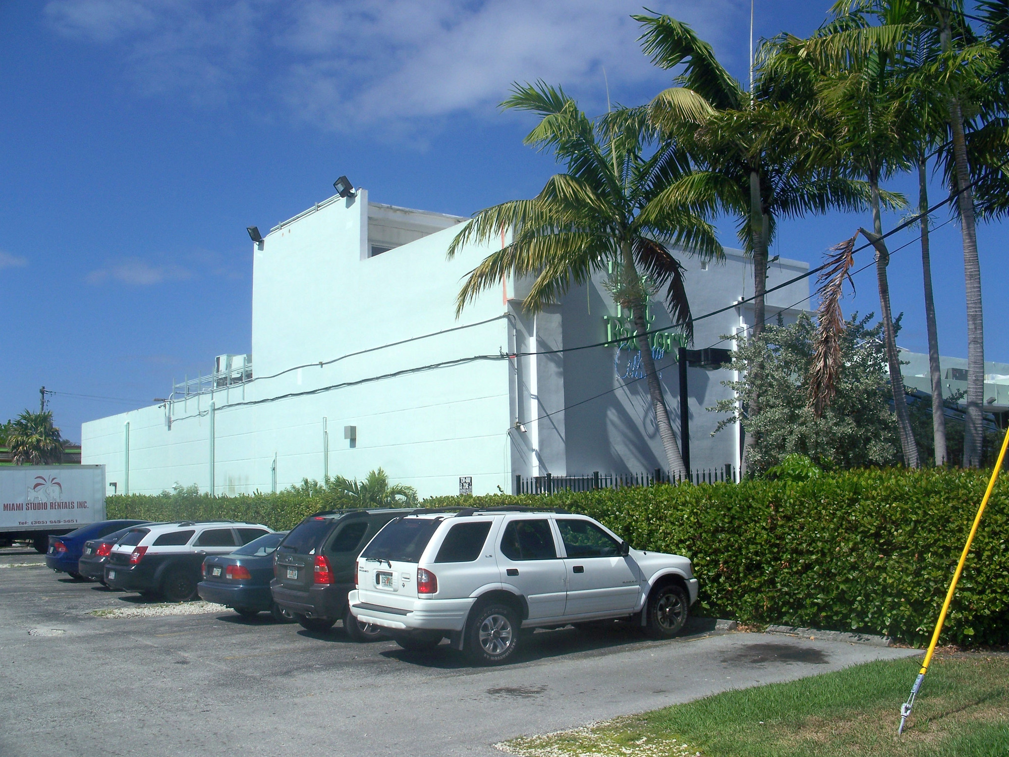 Criteria Recording Studios — exterior — CC BY-SA 3.0 / Wikimedia Commons