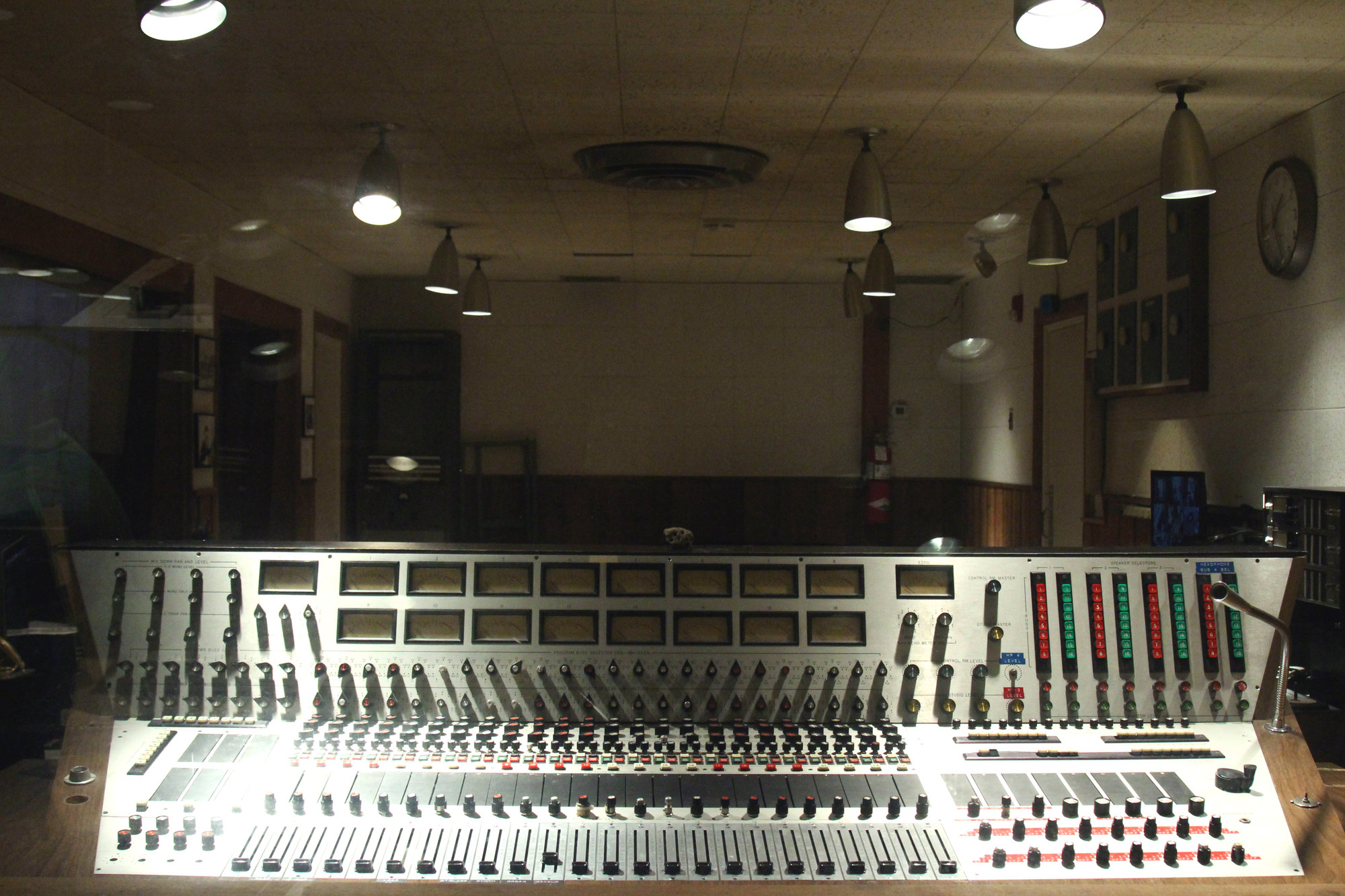 RCA Studio B recording console close-up — CC BY 2.0 / Wikimedia Commons